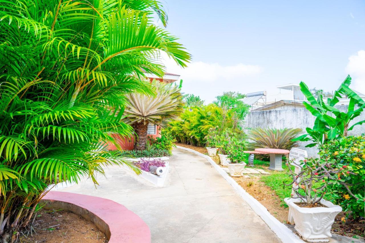 Shields Negril Villas 외부 사진