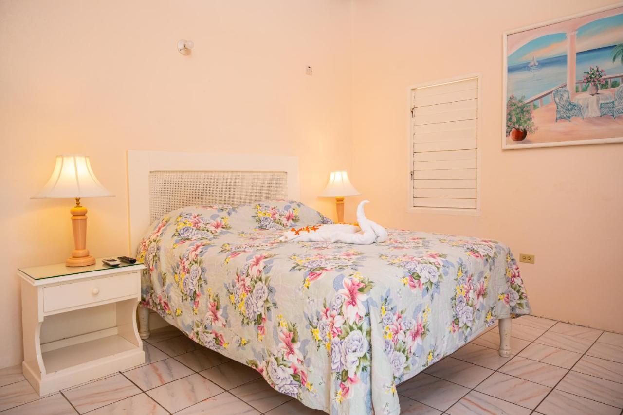 Shields Negril Villas 외부 사진