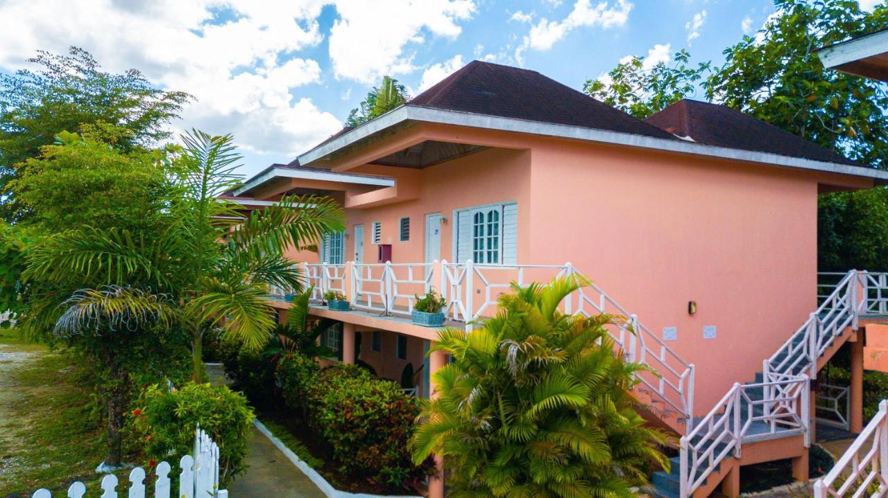Shields Negril Villas 외부 사진